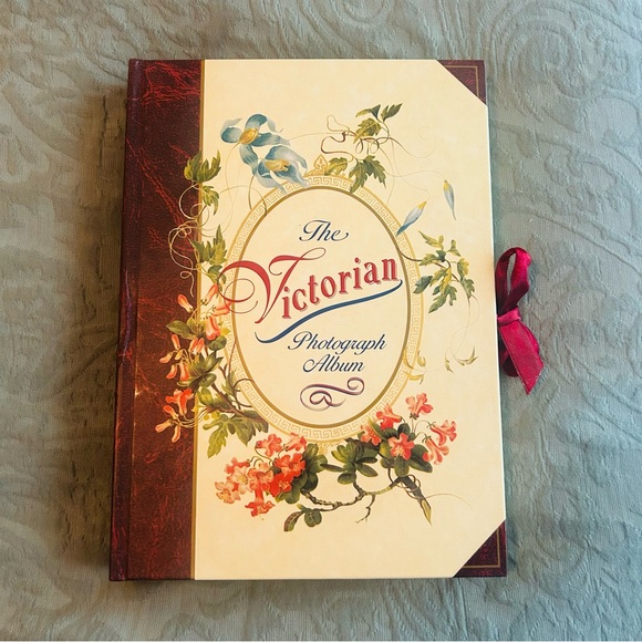 Vintage The Victorian Photograph Book Botanical Flowers Gorgeous Hardback VTG - Picture 2 of 10